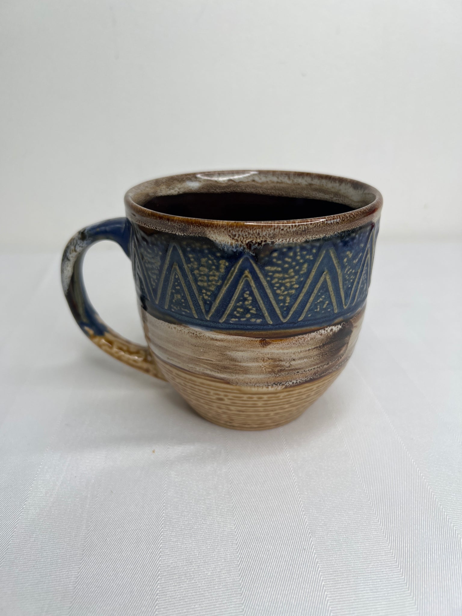 Meritage Stoneware Beige And Blue Print Mug