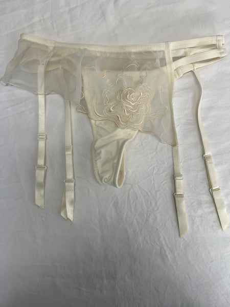 NWT La Senza 2PC Cream Lingerie Set (M)