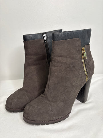 Juicy Couture Livia Charcoal Ankle Boots (US 8.5)