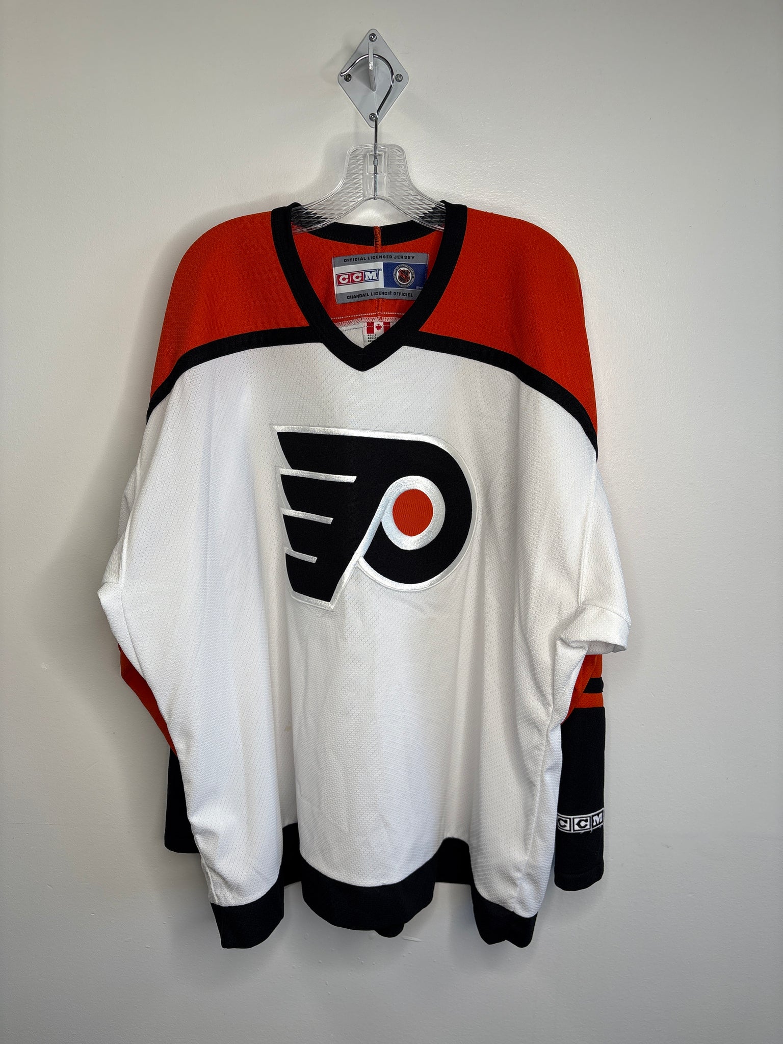 Vintage CCM NHL Philadelphia Flyers Hockey Jersey (XXL)