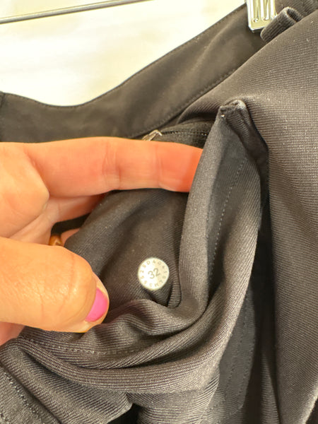 Lululemon Slim Fit Pants (32)