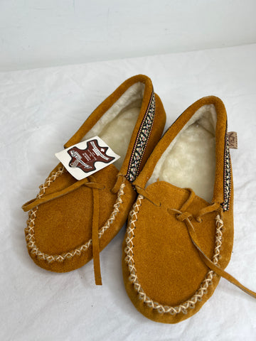 NWT Laurentian Chiefs Moccasins Tan Leather Slippers (L6)