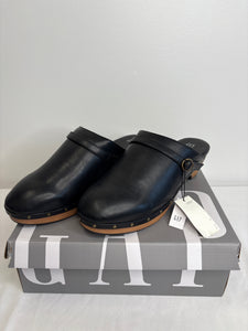 NWT GAP Faux-Leather Clogs Shoes (US 11)