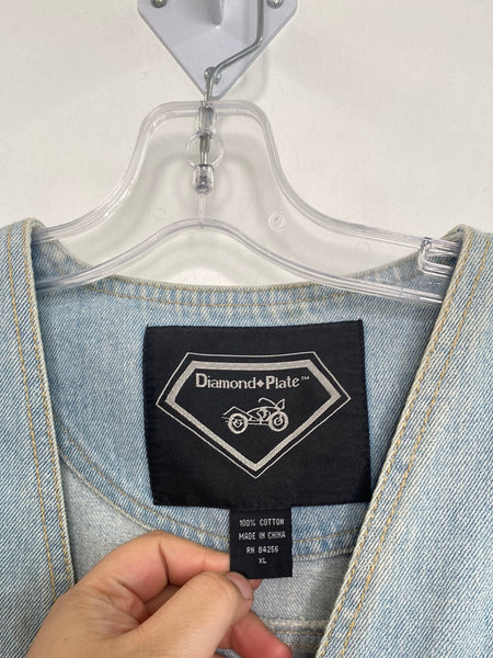 Diamond Plate Clasp Vest (XL)