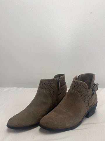 Vince Camuto Pralata Ankle Boots (7.5M)
