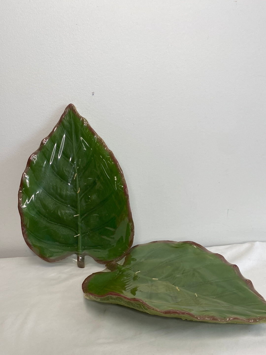 NEW Retro Set Of Two Floating Leaf 4-Wick Candle